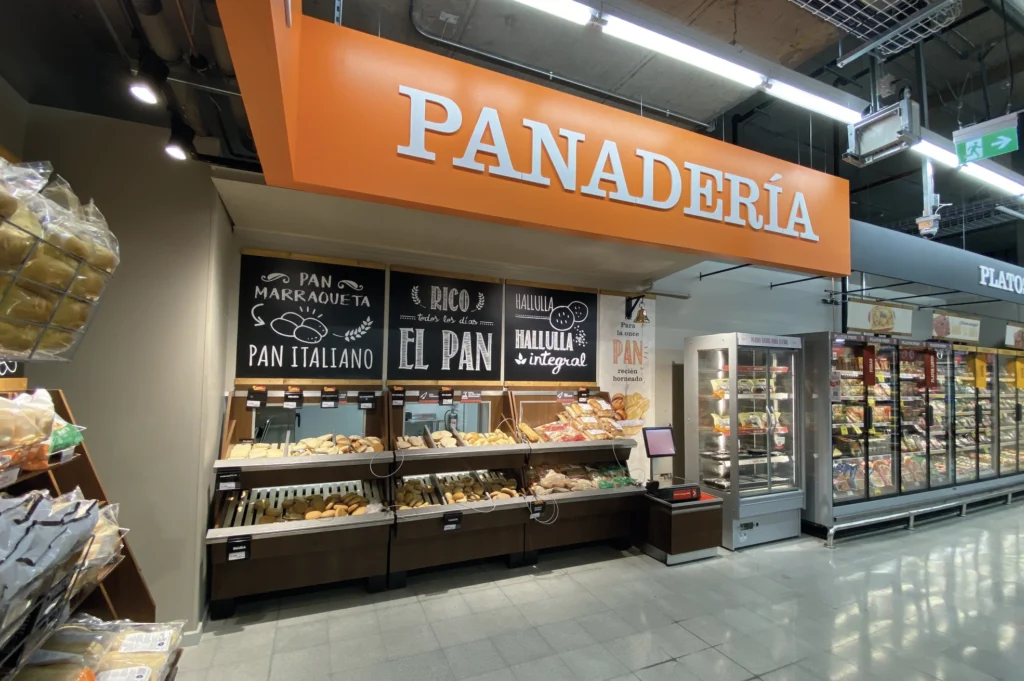 ambientacion-panaderia-supermercado-unimarc-retail-design