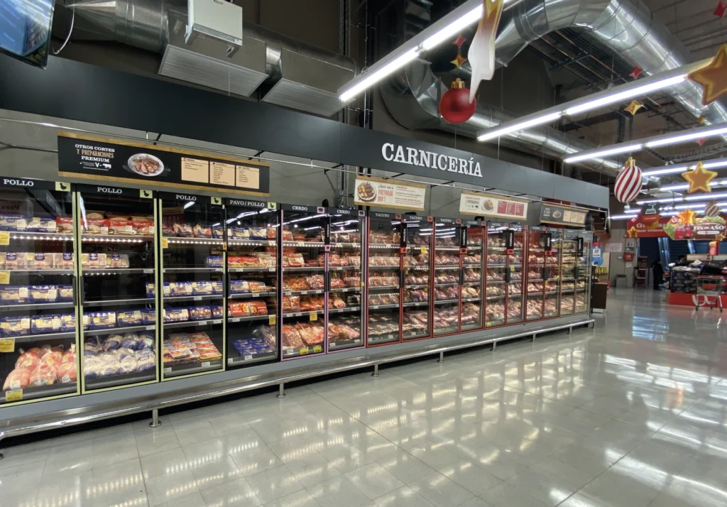 senaletica-carniceria-unimarc-gestion-instalacion-retail